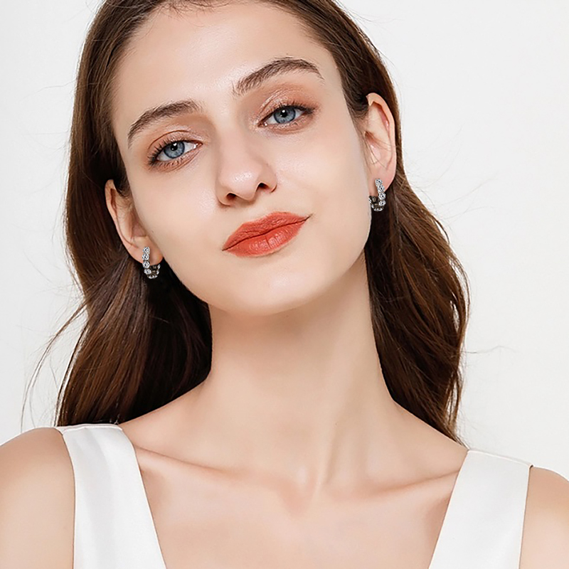 Women'S Emo Accessories - Luxe 4mm Moissanite Eternity Creolen voor