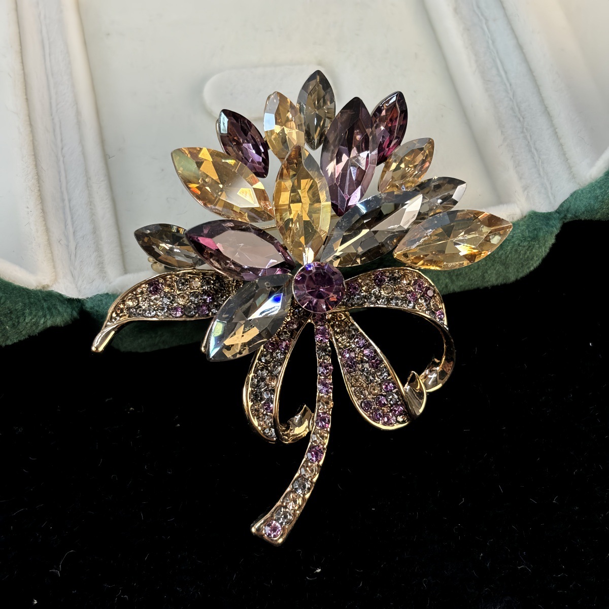Elegante kleurrijke kristallen - Women Accessories Bouquet recensie en prijs